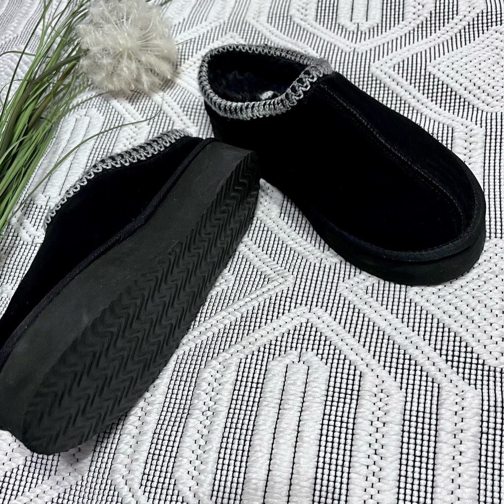 Cozy Serra Black Platform Slippers - Picture 3 of 5
